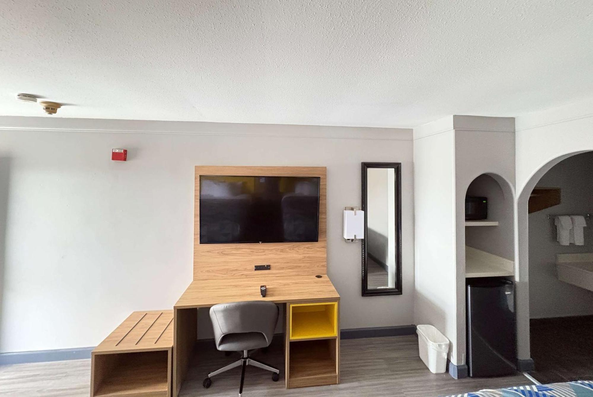 Days Inn By Wyndham Gonzales Zewnętrze zdjęcie