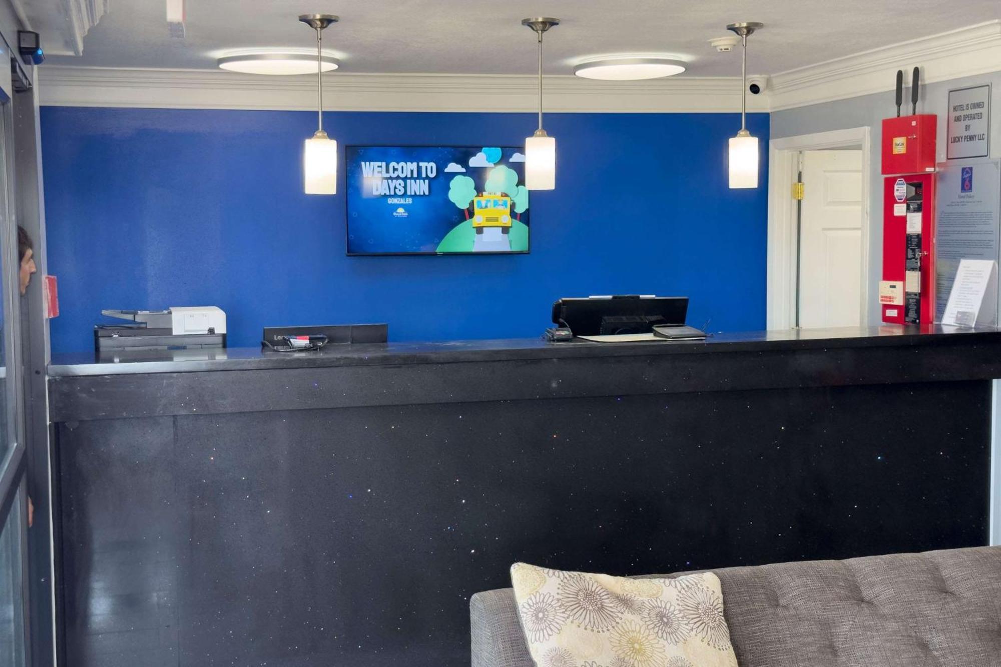 Days Inn By Wyndham Gonzales Zewnętrze zdjęcie
